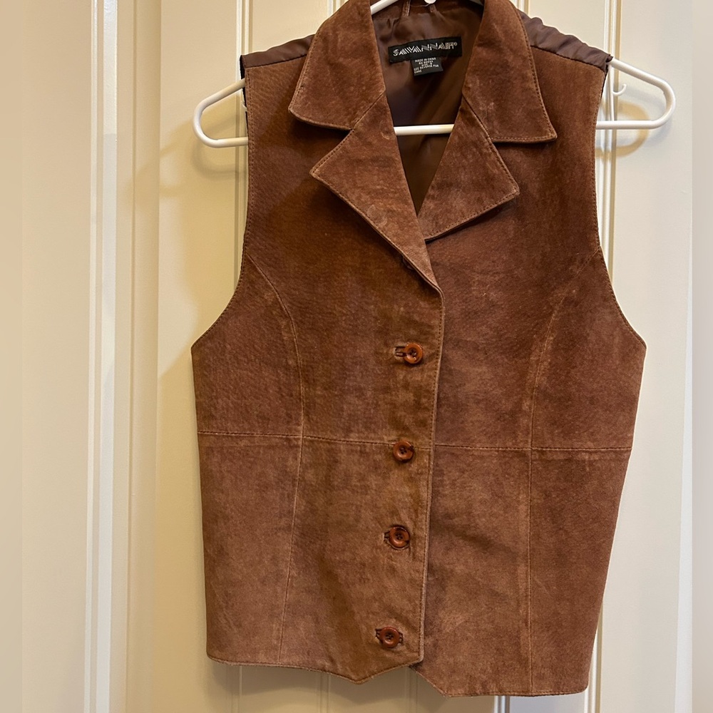 Savannah Brown Women's Suede Vest - Picture 5 of 5